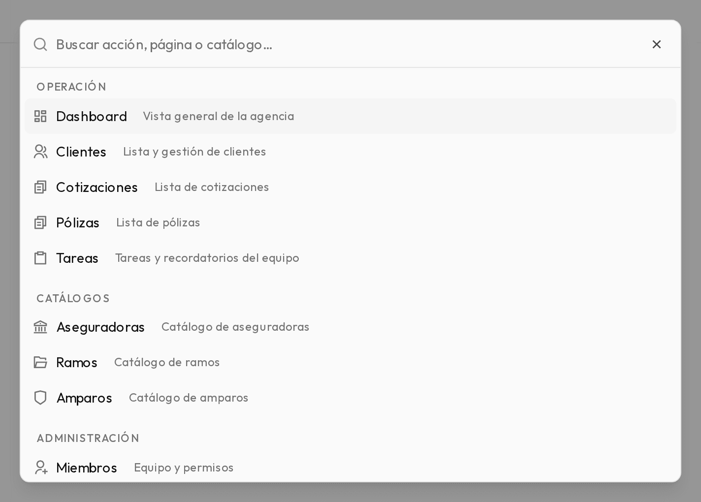 Buscador Ctrl+K con las acciones agrupadas por Operación, Catálogos, Administración y Configuración.